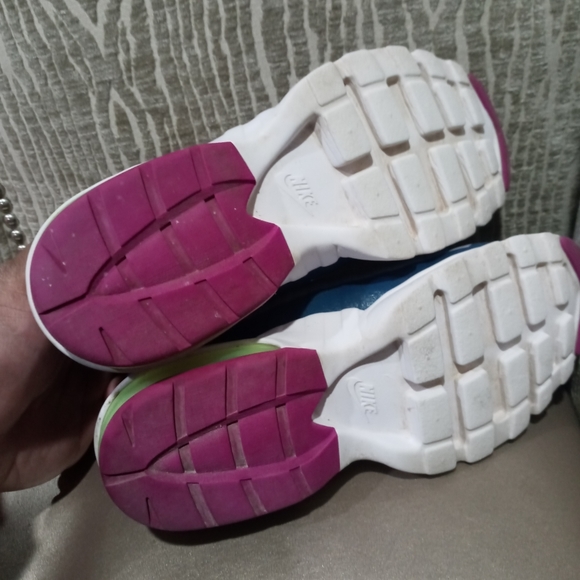 Nike Air Max 95 Athletic Shoes/Sneakers - Picture 8 of 14